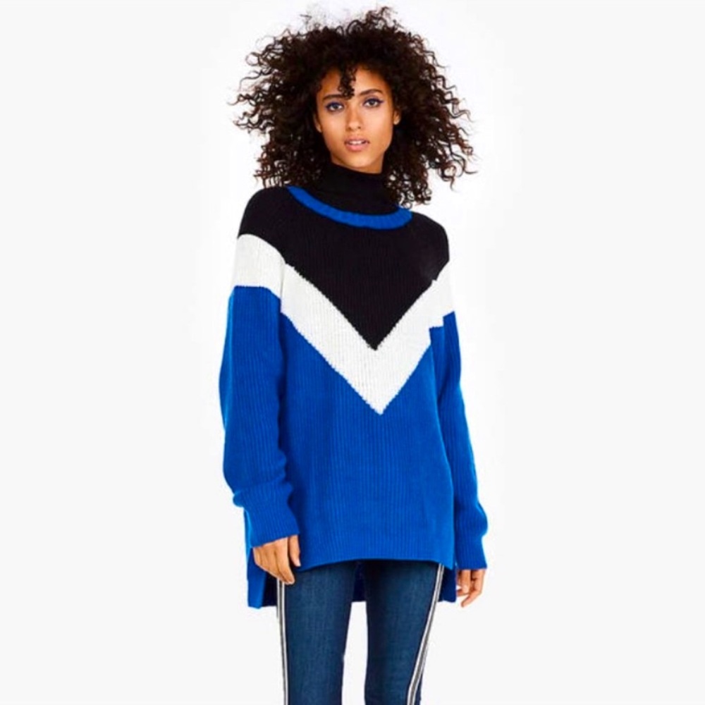 Express Chevron Shaker Chunky Oversized Crew Neck Sweater Blue/Black/White Small